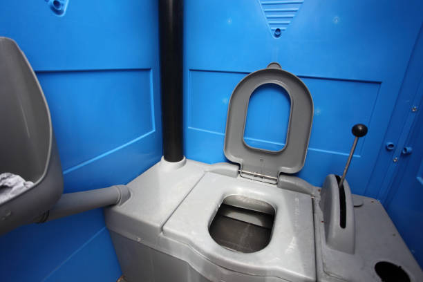Best Portable restroom trailer rental  in Oblong, IL